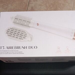 T3 Styling Brush with White and Rose Gold Finish